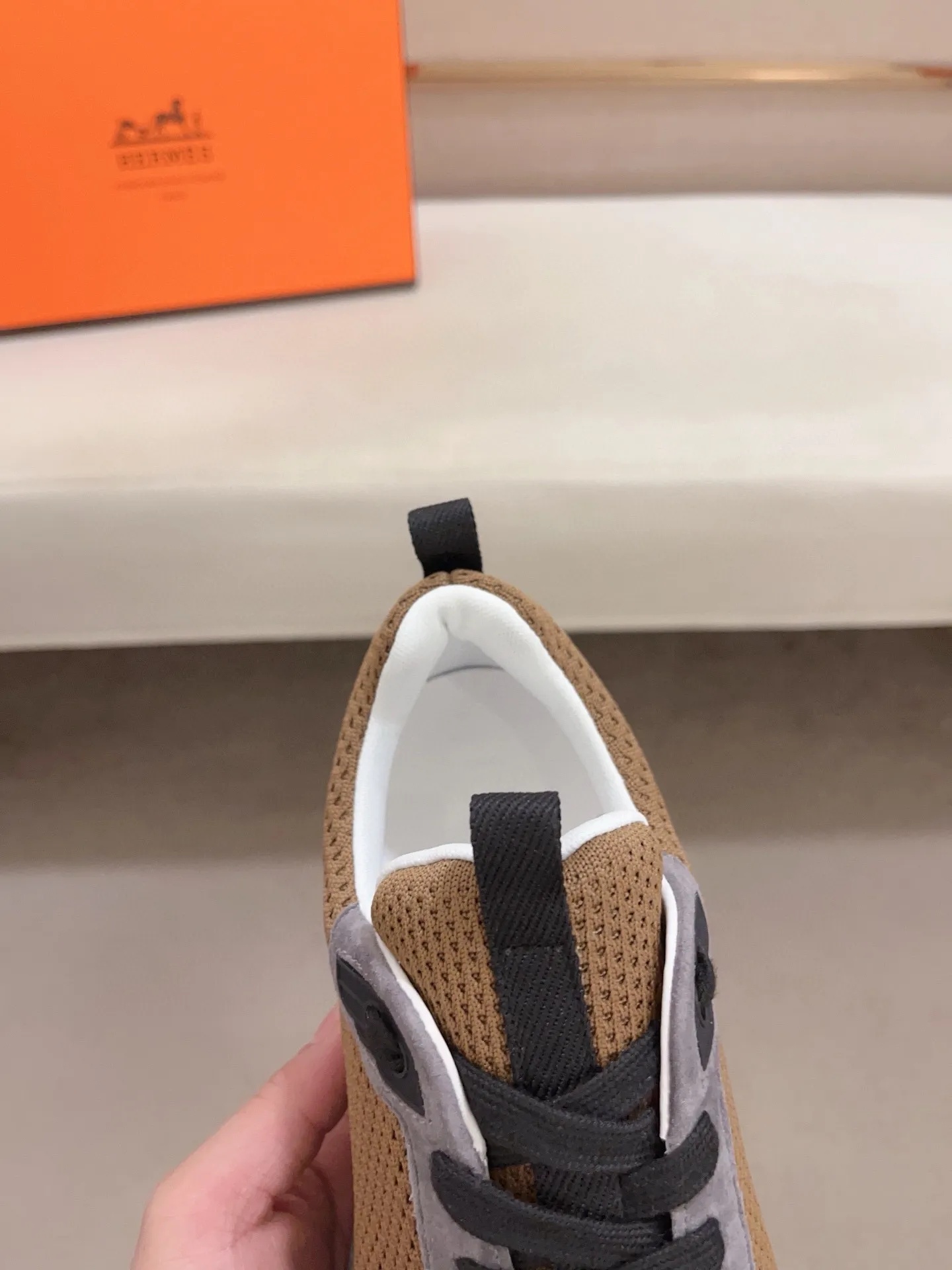Factory price: 540💰《HERMES》【Classic Original Version】Hermès; Top 🔝 Purchasing Agency 🔍🔍Men's latest 🇺🇸 counters are on sale simultaneously, original imported from Italy ▲▲Silk cowhide with breathable fabric ▲▲ (high-end and expensive Qi·Grade) Exquisite workmanship (Italian 🇮🇹Imported water-dyed 🐂cowhide lining) Sole: Original sole provided by the original factory, ⚠️Exclusive double-layer activity·TPR·Rubber·Combined molded outsole; Super·comfortable·wear-resistant·non-slip·environmental protection The real thing is more beautiful if you take the real thing (high quality, follow the order), you can enter and exit the counter at will * Number of yards: 38·39·40·41·42·43·44# (can be customized 45.)